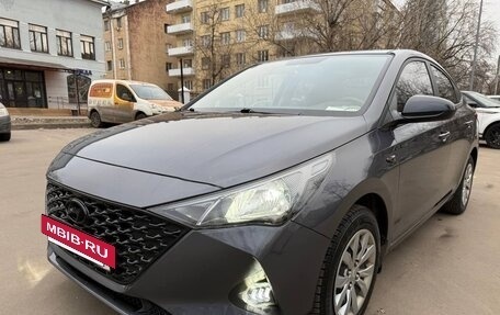 Hyundai Solaris II рестайлинг, 2021 год, 1 880 000 рублей, 3 фотография