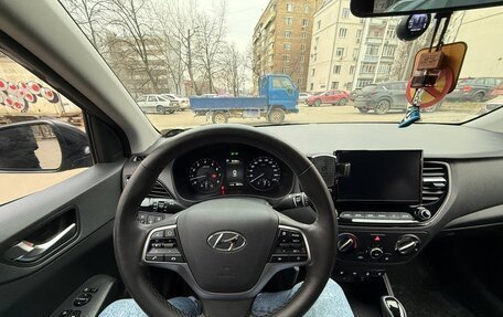 Hyundai Solaris II рестайлинг, 2021 год, 1 880 000 рублей, 18 фотография