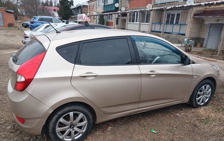 Hyundai Solaris II рестайлинг, 2011 год, 900 000 рублей, 3 фотография