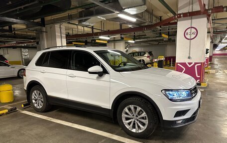 Volkswagen Tiguan II, 2017 год, 2 300 000 рублей, 4 фотография