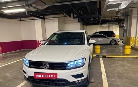 Volkswagen Tiguan II, 2017 год, 2 300 000 рублей, 2 фотография