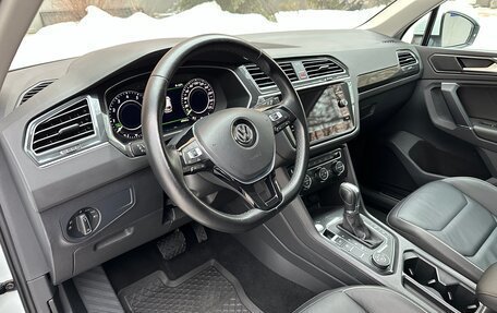 Volkswagen Tiguan II, 2018 год, 4 250 000 рублей, 22 фотография