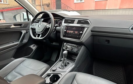 Volkswagen Tiguan II, 2018 год, 4 250 000 рублей, 29 фотография