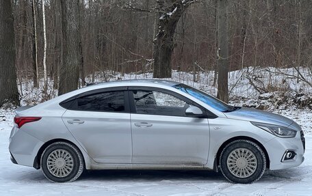 Hyundai Solaris II рестайлинг, 2017 год, 1 300 000 рублей, 3 фотография