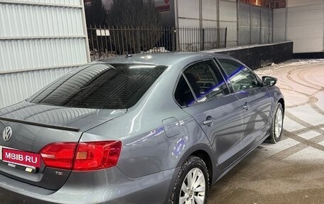 Volkswagen Jetta VI, 2011 год, 880 000 рублей, 6 фотография