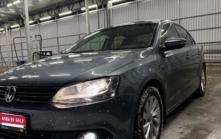 Volkswagen Jetta VI, 2011 год, 880 000 рублей, 8 фотография