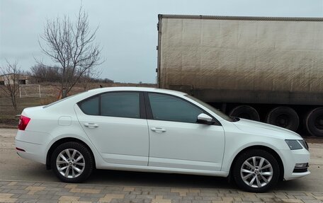 Skoda Octavia, 2018 год, 1 840 000 рублей, 4 фотография