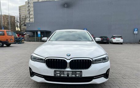 BMW 5 серия, 2021 год, 4 550 000 рублей, 13 фотография