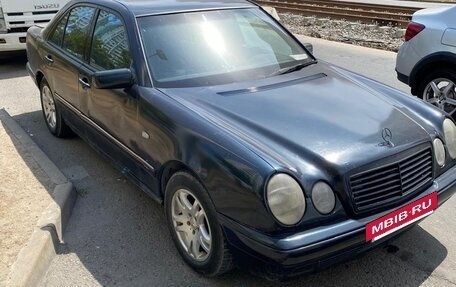 Mercedes-Benz E-Класс, 2000 год, 280 000 рублей, 6 фотография