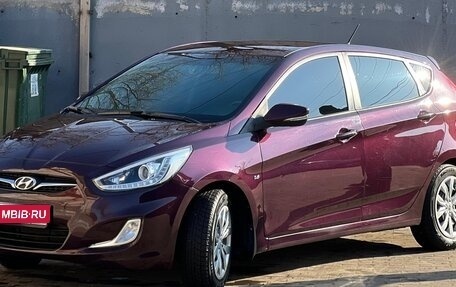 Hyundai Solaris II рестайлинг, 2012 год, 950 000 рублей, 1 фотография