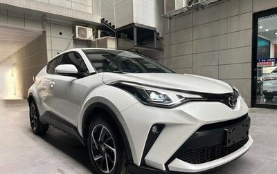 Toyota C-HR I рестайлинг, 2022 год, 2 100 000 рублей, 1 фотография