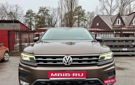 Volkswagen Tiguan II, 2017 год, 2 550 000 рублей, 2 фотография