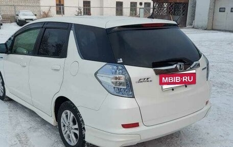 Honda Fit Shuttle I рестайлинг, 2013 год, 1 100 000 рублей, 2 фотография