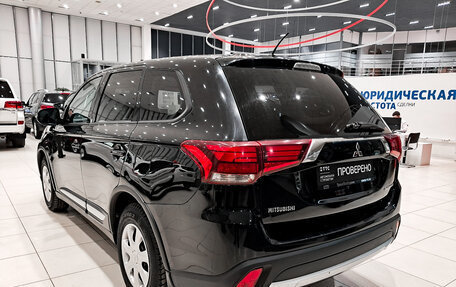 Mitsubishi Outlander III рестайлинг 3, 2015 год, 1 678 000 рублей, 7 фотография