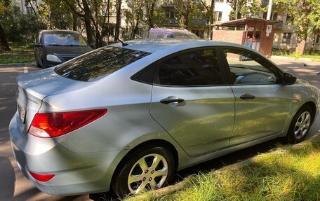 Hyundai Solaris II рестайлинг, 2013 год, 870 000 рублей, 4 фотография