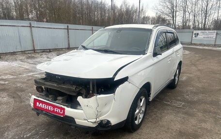 Mitsubishi Outlander III рестайлинг 3, 2012 год, 430 000 рублей, 1 фотография