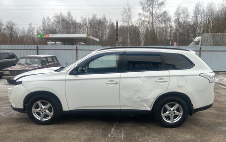 Mitsubishi Outlander III рестайлинг 3, 2012 год, 430 000 рублей, 2 фотография