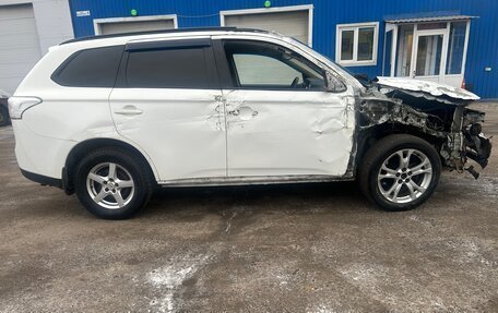 Mitsubishi Outlander III рестайлинг 3, 2012 год, 430 000 рублей, 8 фотография