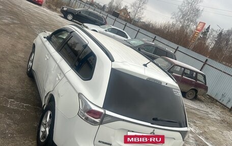 Mitsubishi Outlander III рестайлинг 3, 2012 год, 430 000 рублей, 4 фотография