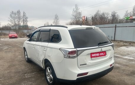 Mitsubishi Outlander III рестайлинг 3, 2012 год, 430 000 рублей, 3 фотография