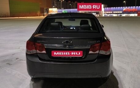 Chevrolet Cruze II, 2011 год, 700 000 рублей, 3 фотография