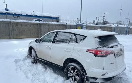 Toyota RAV4, 2016 год, 2 000 000 рублей, 3 фотография