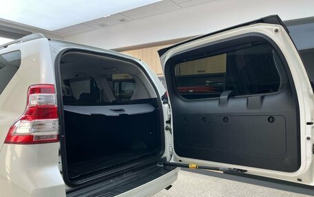 Toyota Land Cruiser Prado 150 рестайлинг 2, 2015 год, 4 100 000 рублей, 18 фотография