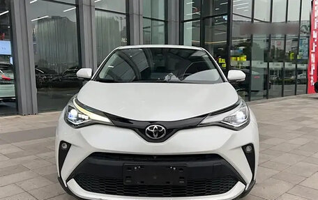 Toyota C-HR I рестайлинг, 2022 год, 2 480 111 рублей, 2 фотография