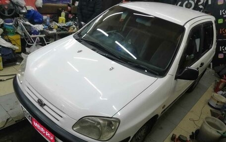 Toyota Raum I, 2001 год, 370 000 рублей, 1 фотография