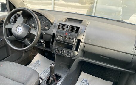 Volkswagen Polo IV рестайлинг, 2002 год, 339 000 рублей, 8 фотография