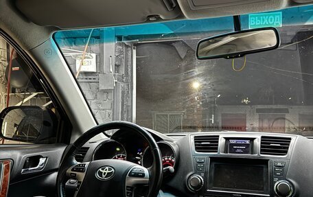 Toyota Highlander III, 2011 год, 1 900 000 рублей, 12 фотография