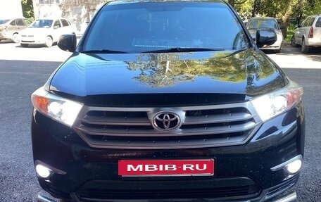 Toyota Highlander III, 2011 год, 1 900 000 рублей, 8 фотография