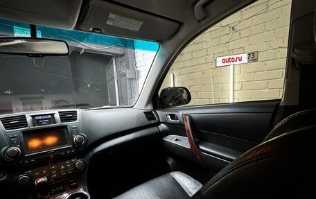 Toyota Highlander III, 2011 год, 1 900 000 рублей, 15 фотография
