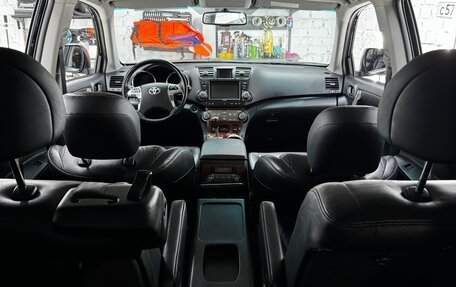 Toyota Highlander III, 2011 год, 1 900 000 рублей, 19 фотография