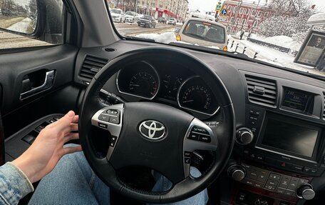 Toyota Highlander III, 2011 год, 1 900 000 рублей, 23 фотография