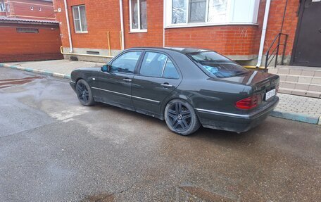 Mercedes-Benz E-Класс, 1999 год, 570 000 рублей, 3 фотография