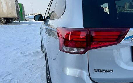 Mitsubishi Outlander III рестайлинг 3, 2016 год, 2 580 000 рублей, 5 фотография