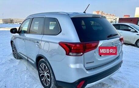 Mitsubishi Outlander III рестайлинг 3, 2016 год, 2 580 000 рублей, 4 фотография