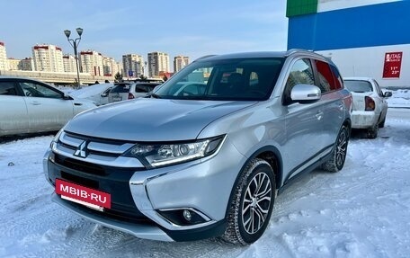 Mitsubishi Outlander III рестайлинг 3, 2016 год, 2 580 000 рублей, 8 фотография