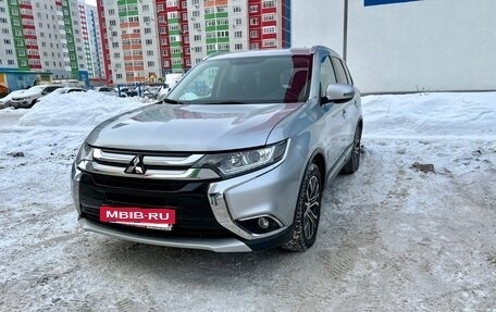 Mitsubishi Outlander III рестайлинг 3, 2016 год, 2 580 000 рублей, 18 фотография