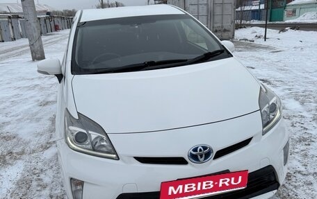 Toyota Prius, 2013 год, 1 280 000 рублей, 2 фотография