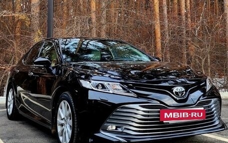 Toyota Camry, 2019 год, 3 200 000 рублей, 8 фотография