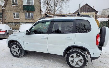 Chevrolet Niva I рестайлинг, 2018 год, 989 000 рублей, 3 фотография