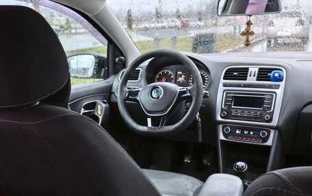 Volkswagen Polo VI (EU Market), 2015 год, 1 250 000 рублей, 3 фотография