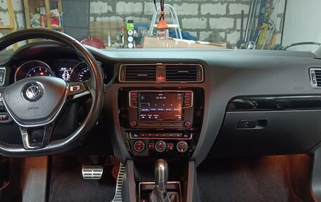 Volkswagen Jetta VI, 2018 год, 1 640 000 рублей, 12 фотография