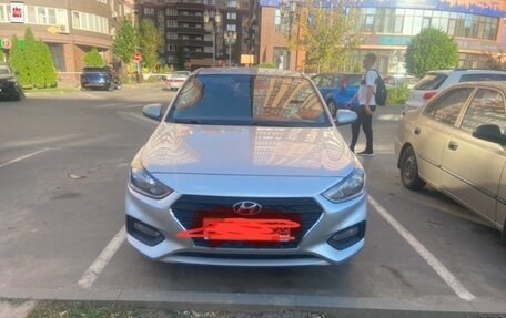 Hyundai Solaris II рестайлинг, 2019 год, 1 600 000 рублей, 1 фотография