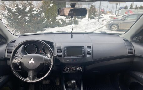 Mitsubishi Outlander III рестайлинг 3, 2011 год, 2 000 000 рублей, 10 фотография