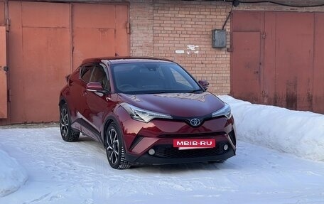 Toyota C-HR I рестайлинг, 2017 год, 2 149 000 рублей, 8 фотография