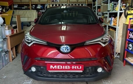 Toyota C-HR I рестайлинг, 2017 год, 2 149 000 рублей, 10 фотография