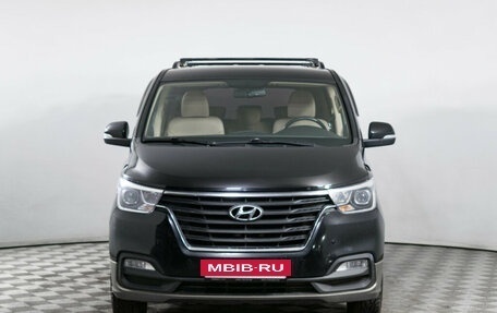 Hyundai H-1 II рестайлинг, 2019 год, 3 000 000 рублей, 2 фотография